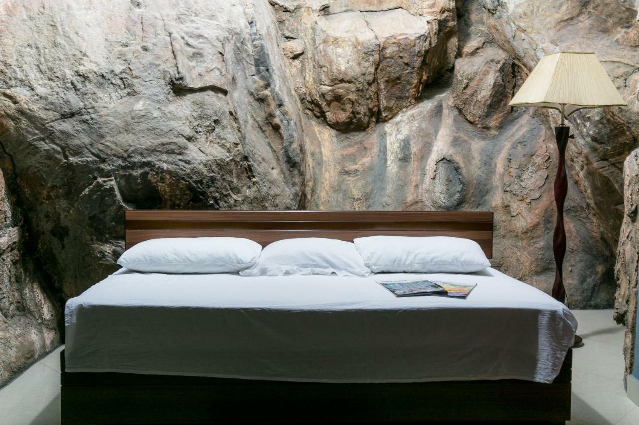 Hotel Ella Mount Heaven Esterno foto